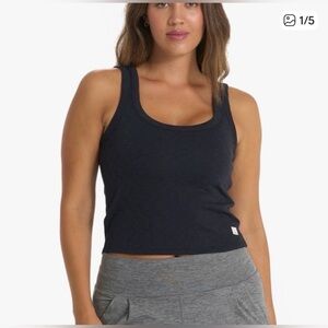 Vuori Women's Sunrise Crop Tank in Black Size Large